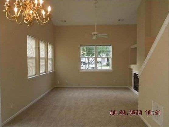 5th image of 941 Windcroft Cir NW