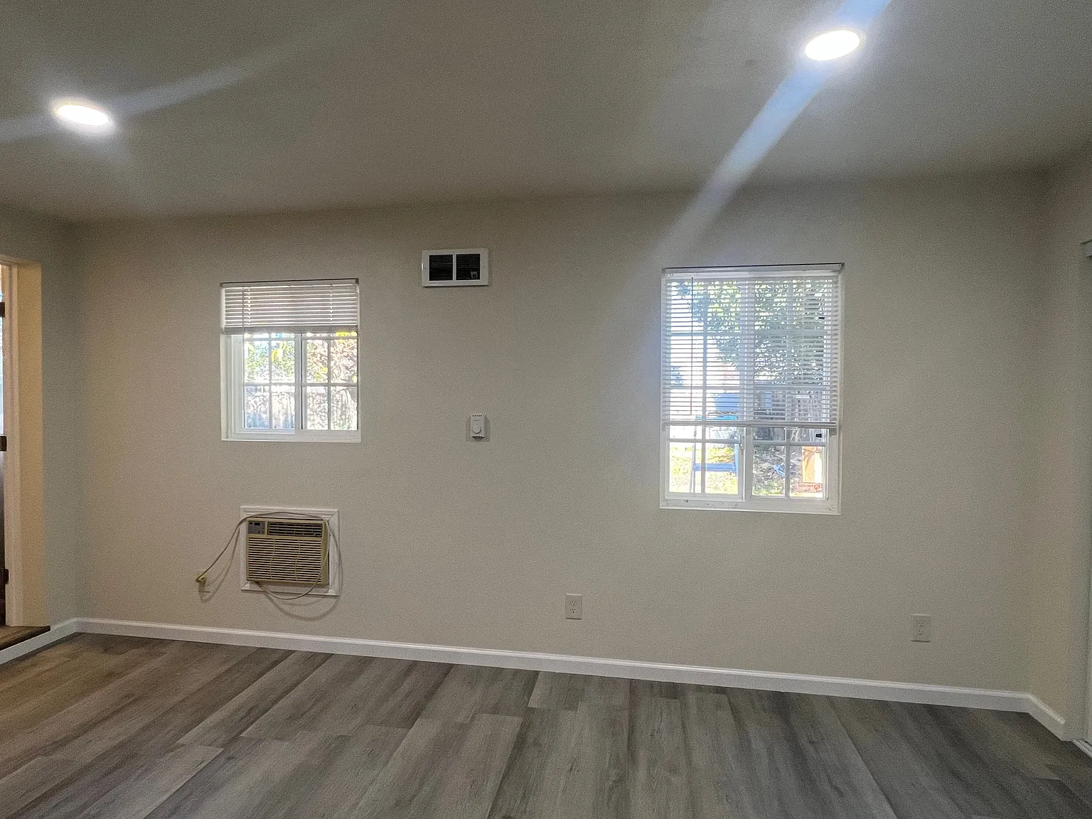 Studio, 350 sqft, $1,180 — Photo 3
