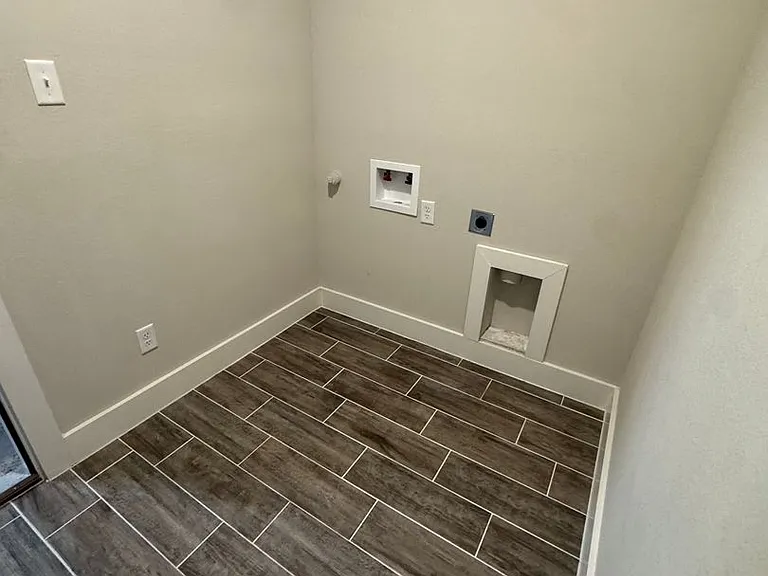 684 The Cottages Dr — Photo 18