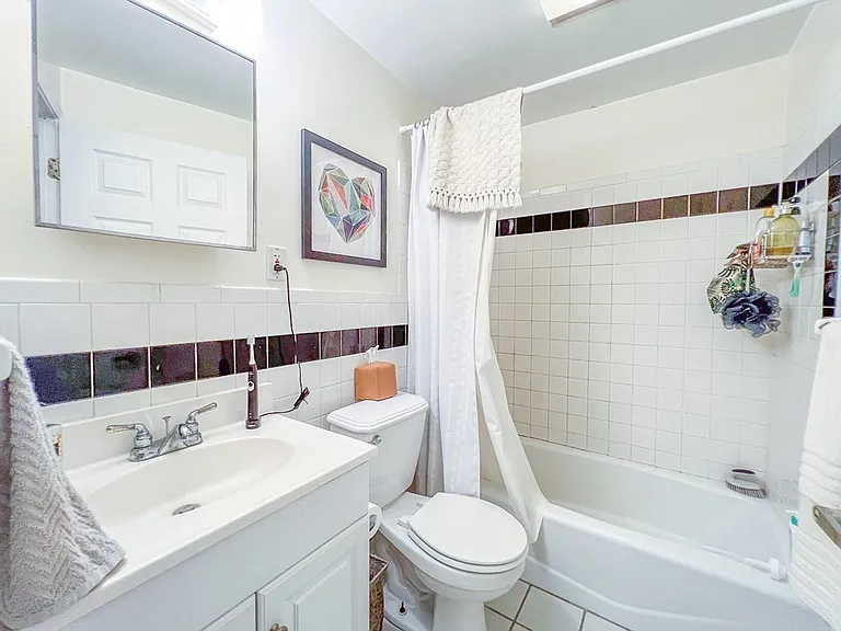 18 Germain Ave #3 — Photo 9