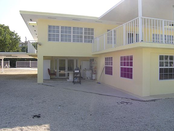 3rd image of 167 Fontaine Dr