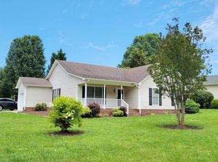 616 Williamsburg Ter, High Point, NC 27262