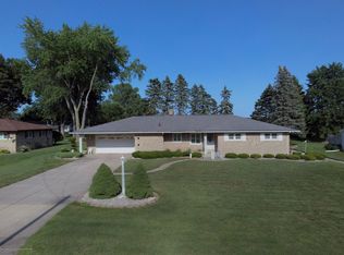 15125 Yorkleigh Dr, Lansing, MI 48906