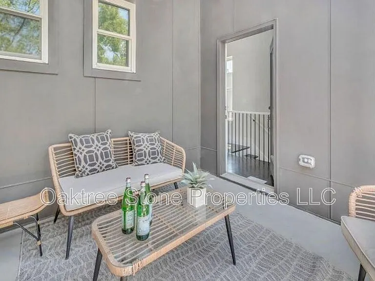 456 Parkway Dr #6 — Photo 2