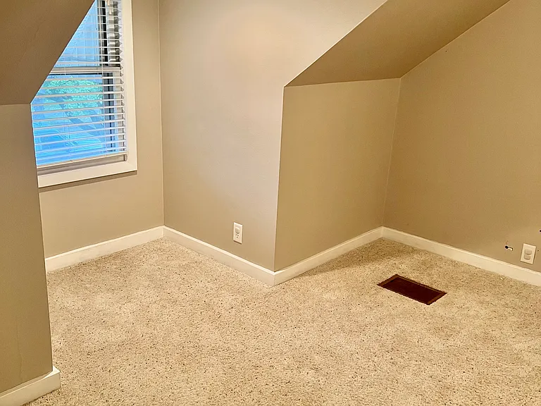 3819 21st Ave — Photo 14