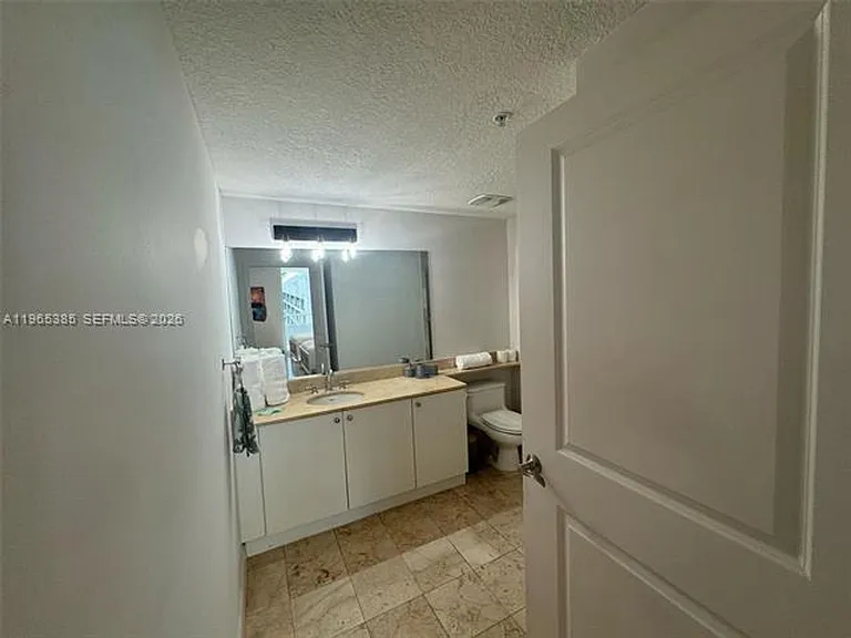 170 SE 14th St #1108 — Photo 10