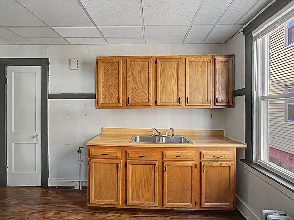 4th image of 898-902 Main St #902-1L