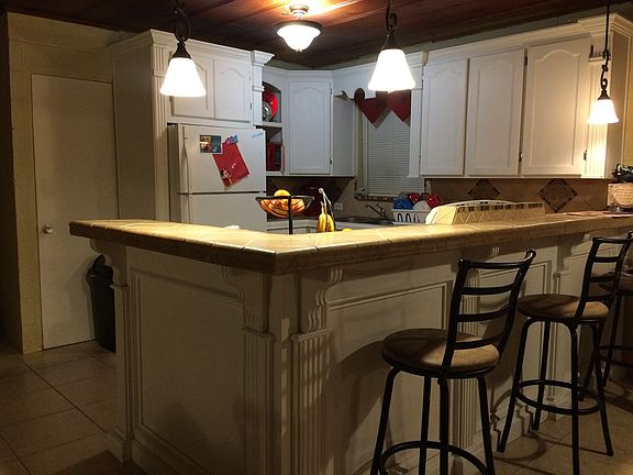 3rd image of 1501 Scobey Ave
