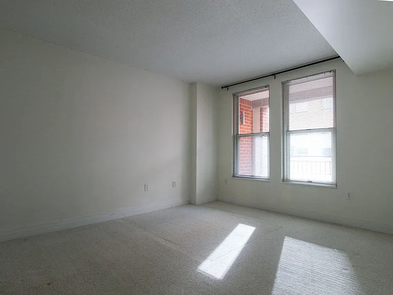 915 E St NW #802 — Photo 13