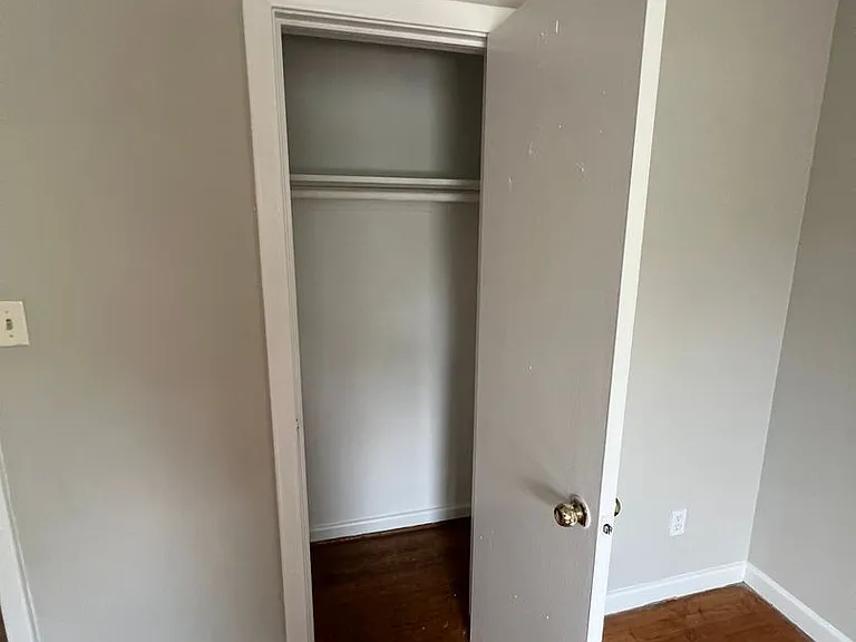8206 Adrian Dr — Photo 32