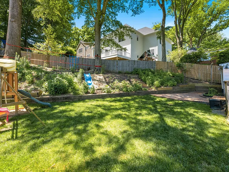 3604 Husted Dr — Photo 35