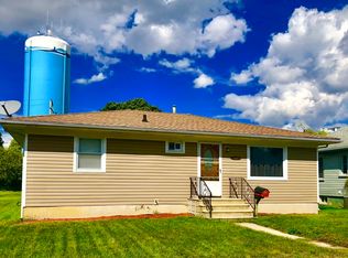 106 Lawndale Ave, Ottawa, IL 61350