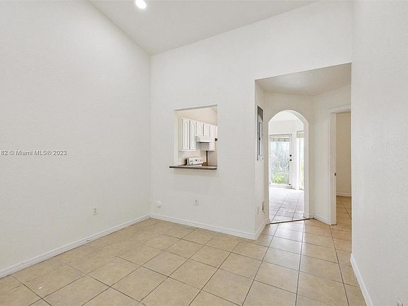 4th image of 57 NE 13th Ave #10