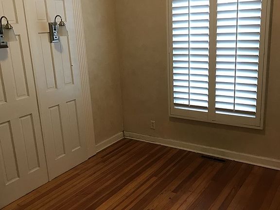 4th image of 392 N Ogden St