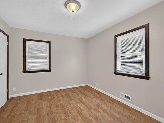 4th image of 6845 Channel Rd NE