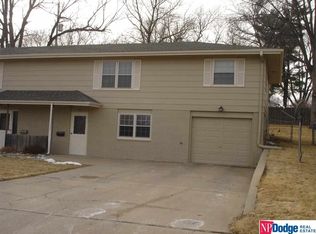 940 S Jefferson St, Papillion, NE 68046
