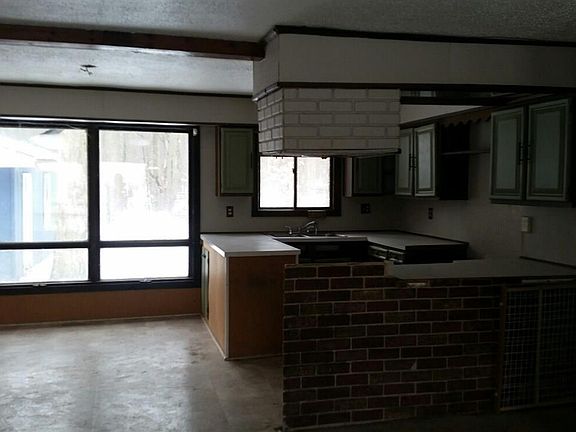 3rd image of 6633 Birchshore Dr