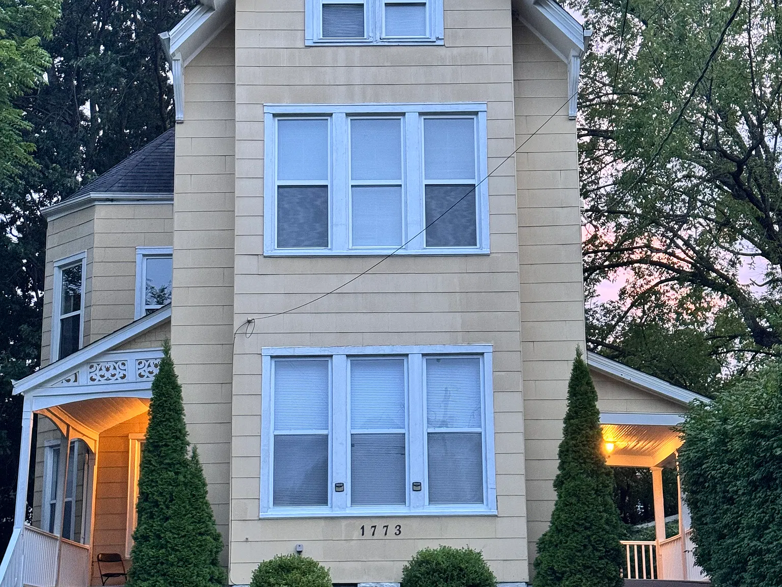 3 bed, 1340 sqft, $2,000 — Photo 1