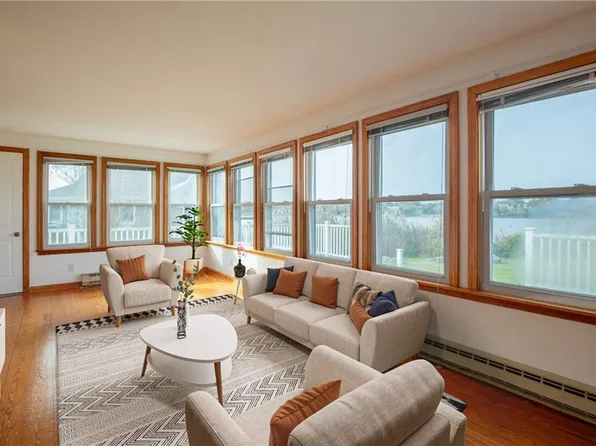 2523 Main Rd, Tiverton, RI 02878