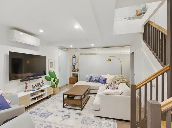 203 West 22nd Street image 5 of 10