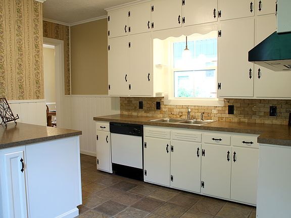 2nd image of 538 W Green St