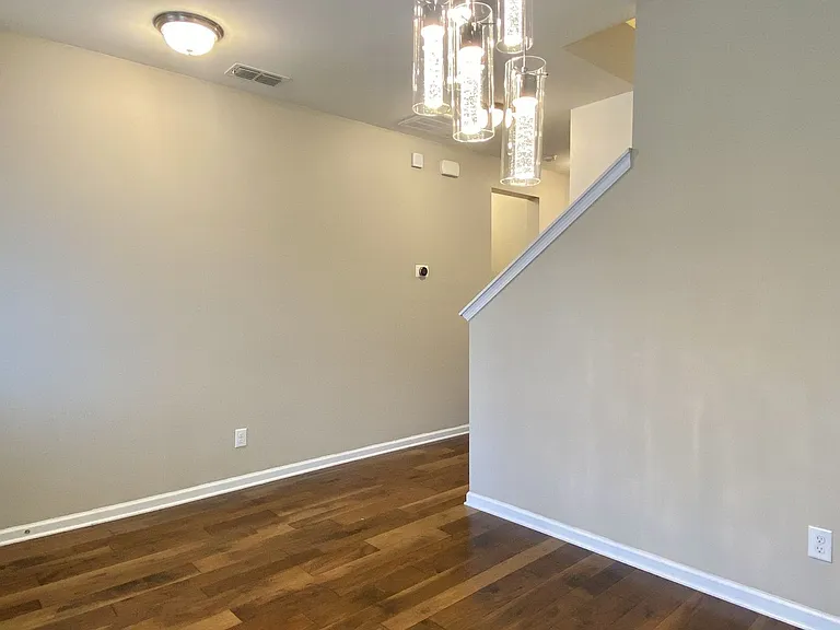 1021 Livingstone Ln — Photo 6