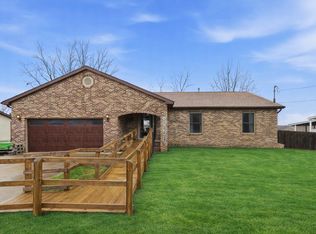 265 Indian Trl, Munith, MI 49259