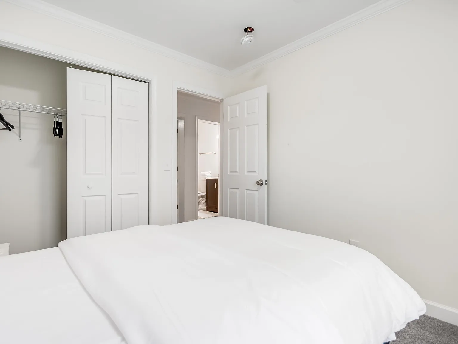 3 bed, 2.5 bath, 1550 sqft, $1,070 — Photo 1