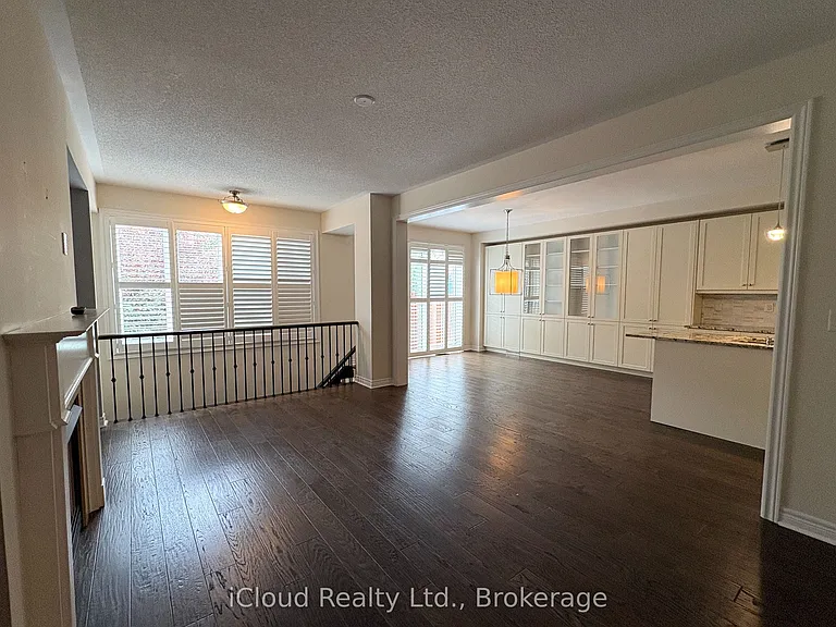2466 Village Cmn — Photo 10