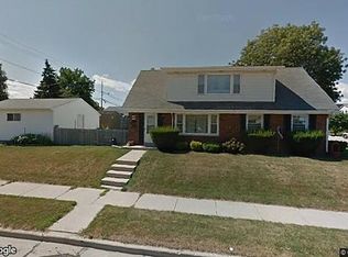 2300 5th Ave #1, South Milwaukee, WI 53172