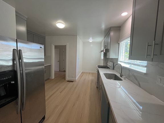 5th image of 529 Stannage Ave