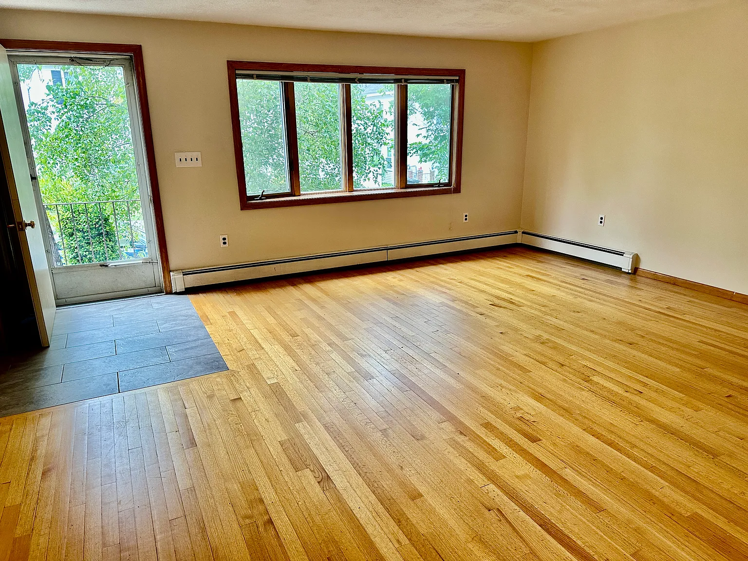 3 bed, 1600 sqft, $4,000 — Photo 2