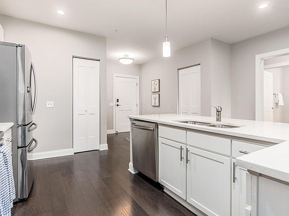 5th image of 5317 Highpointe Lakes Dr Unit 303