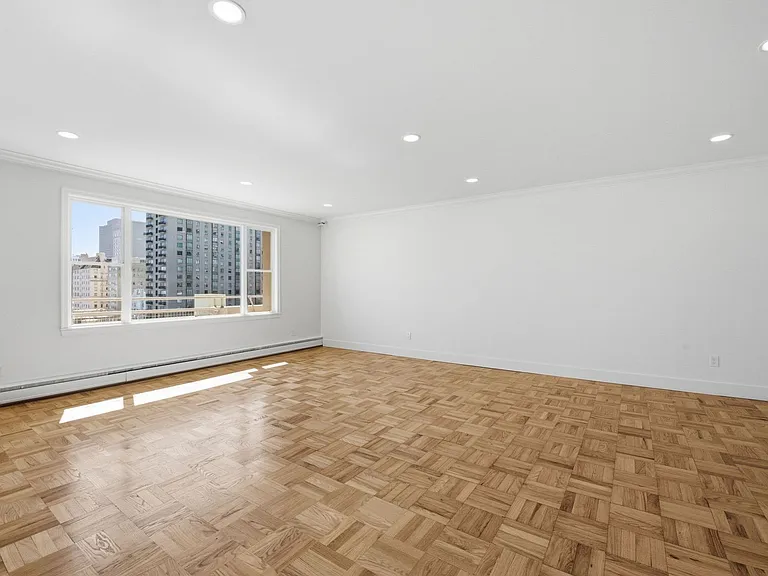 1310 Jones Street — Photo 106