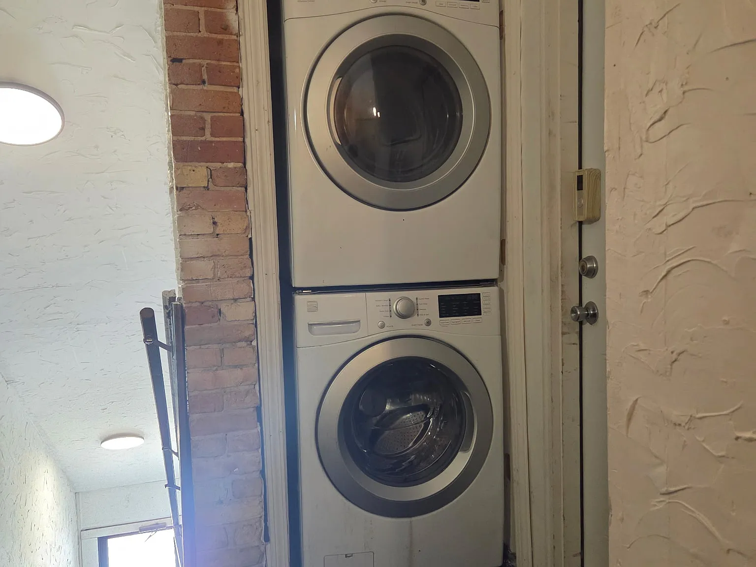 2 bed, $1,200 — Photo 2