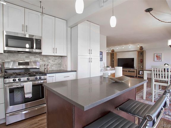 4th image of 800 N Washington Street #1109
