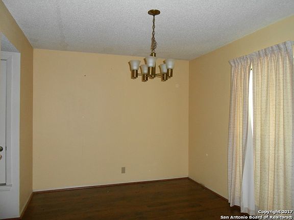 3rd image of 6931 Neston Dr