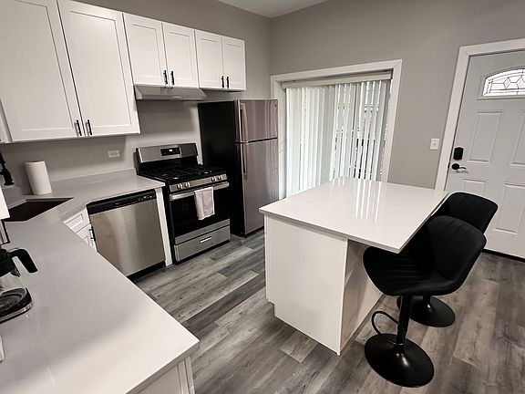 4th image of 948 N Damen Ave APT 1