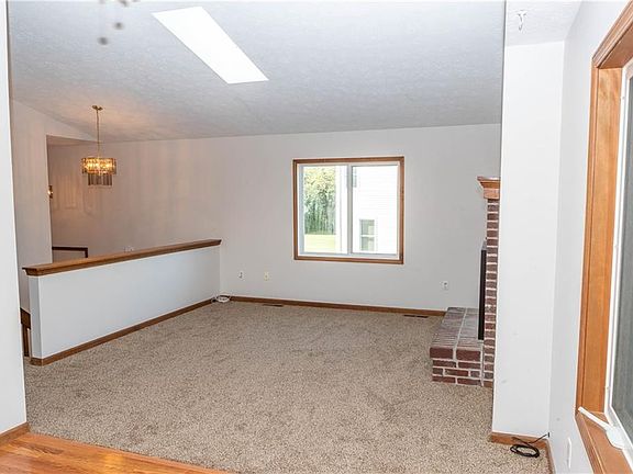 5th image of 34 Mickens Bnd