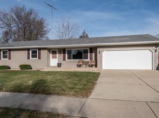 834 Eckardt Ct, Oshkosh, WI 54902
