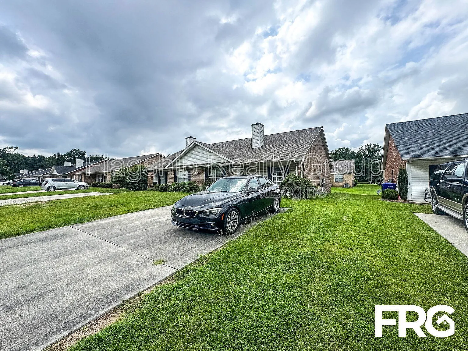 3 bed, 2.0 bath, 1271 sqft, $1,300 — Photo 2