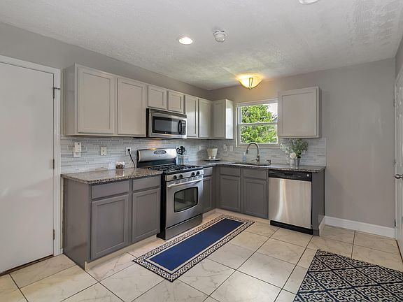 4th image of 1399 Geranium Dr #273