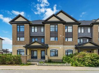 354 Brettonwood Rdg, Ottawa, ON K2T 0H8