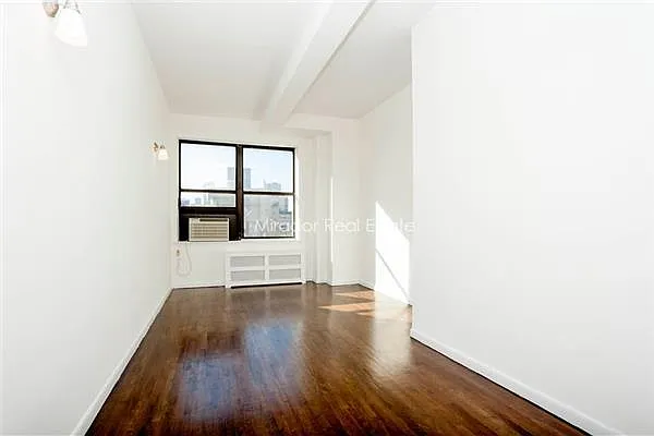 Rented by Mirador Real Estate | media 17