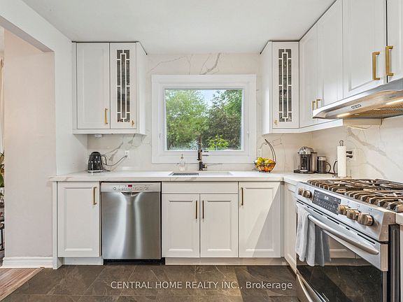 5th image of 50 Metro Rd S