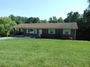 5248 Smith Mountain Lake Pkwy, Huddleston, VA 24104