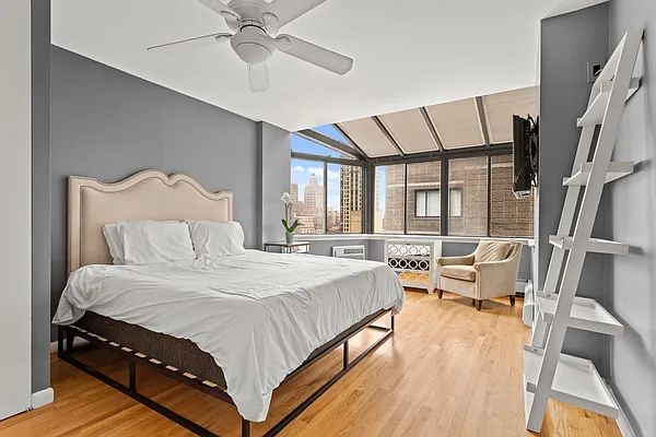 Rented by Sotheby's International Realty | media 7