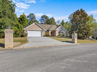 140 Gallahad Ct, Sevierville, TN 37876