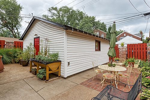 2nd image of 5015-5017 Pernod Ave