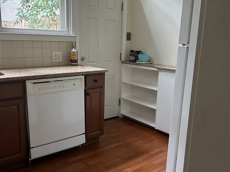 4545 Baker St — Photo 8